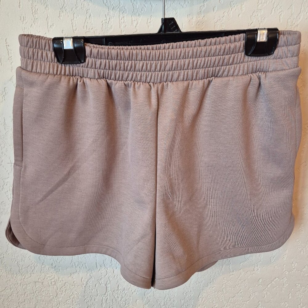 NWOT Zenana Dolphin Scuba Shorts, Size L